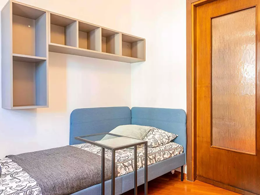 Immagine 1 di Camera in affitto  in Via Santa Rita da Cascia a Milano