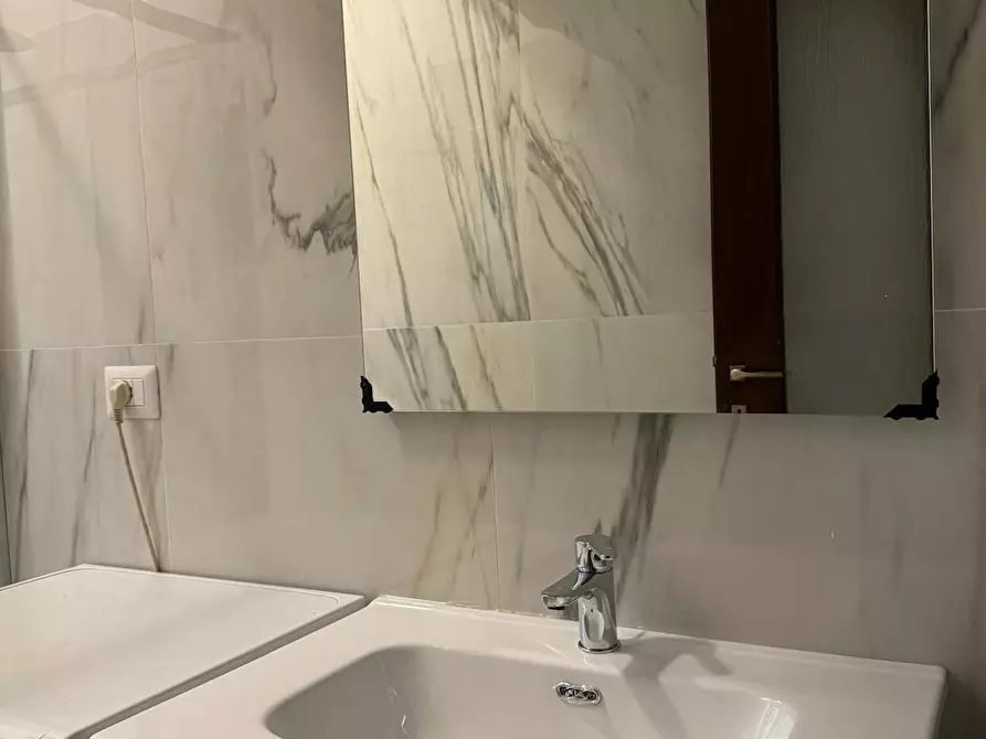 Immagine 6 di Appartamento in affitto  in Via Tonale a Milano