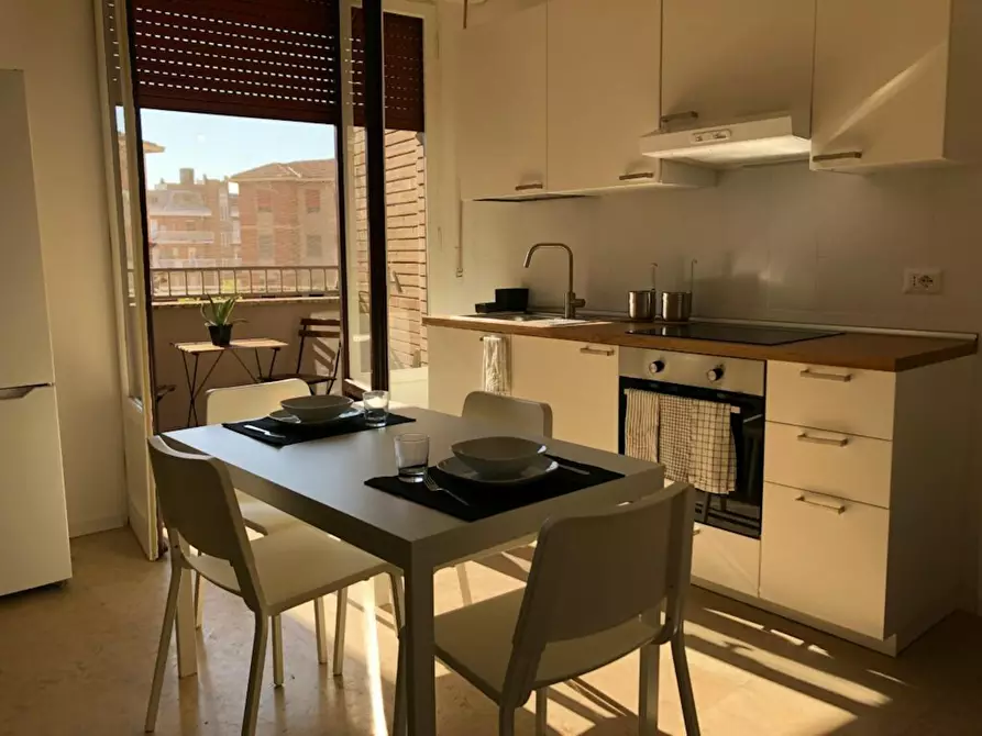 Immagine 3 di Camera condivisa in affitto  in Via Luigi Scrosati a Milano