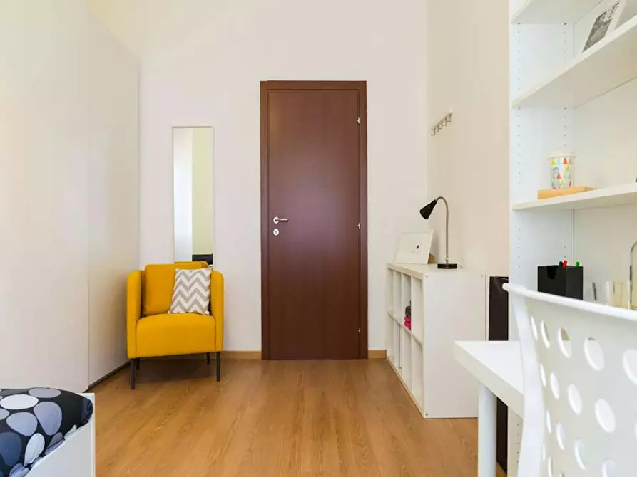 Immagine 5 di Camera in affitto  in Via dei Mandorli a Buccinasco