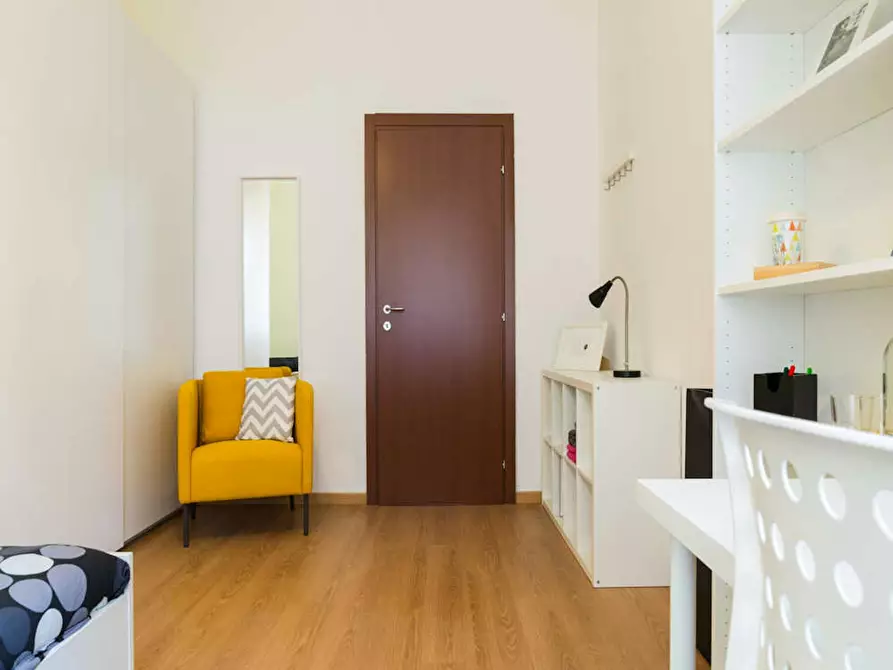 Immagine 5 di Camera in affitto  in Via dei Mandorli a Buccinasco