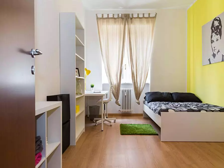 Immagine 1 di Camera in affitto  in Via dei Mandorli a Buccinasco