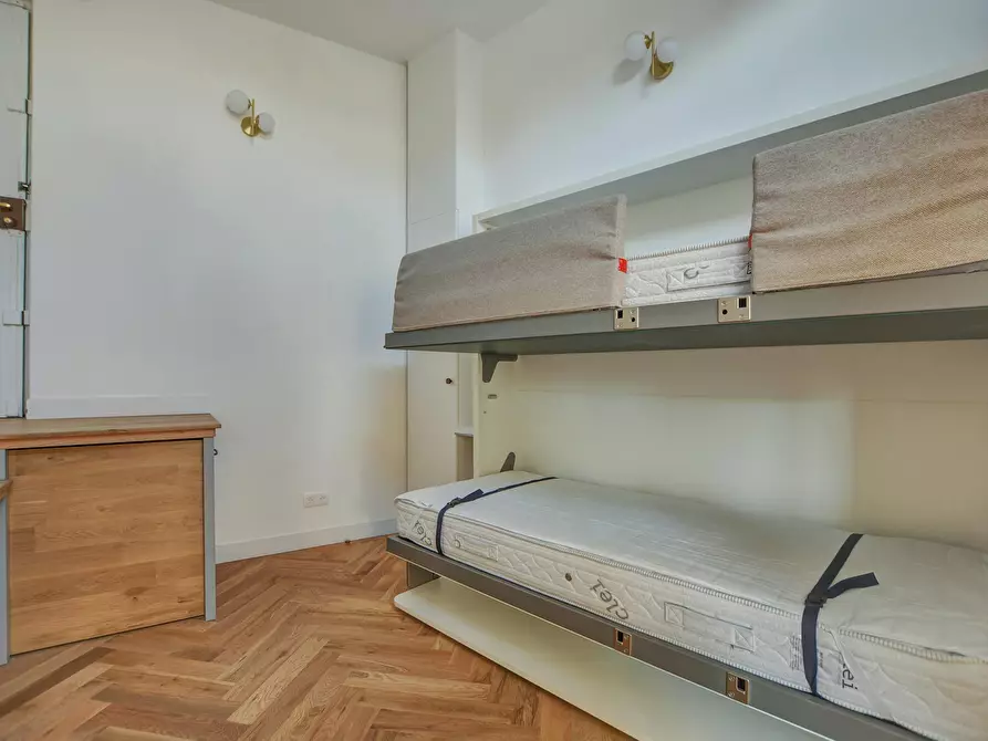 Immagine 8 di Appartamento in affitto  in Rue d'Aumale a Paris