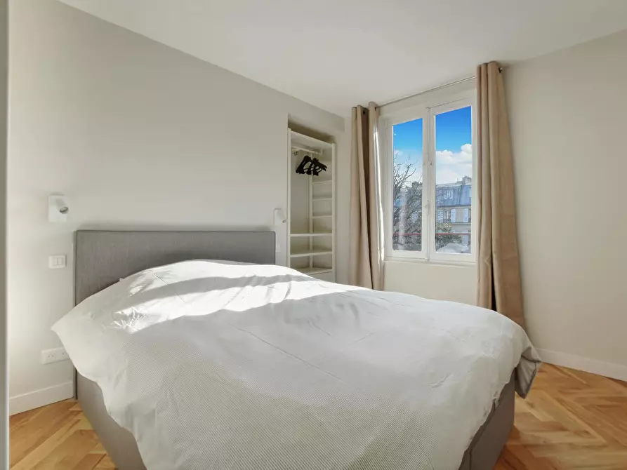 Immagine 5 di Appartamento in affitto  in Rue d'Aumale a Paris