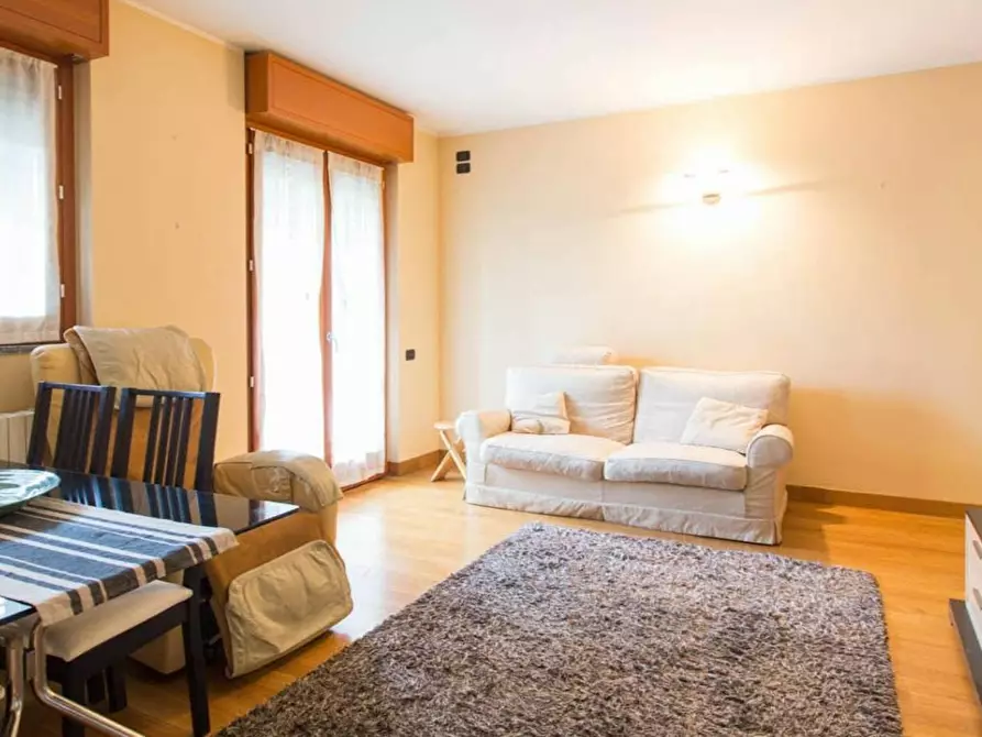 Immagine 1 di Appartamento in affitto  in Via Giovanni Segantini a Milano