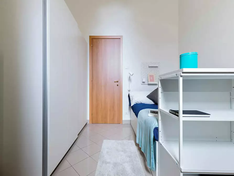 Immagine 5 di Camera in affitto  in Via Boncompagni a Roma