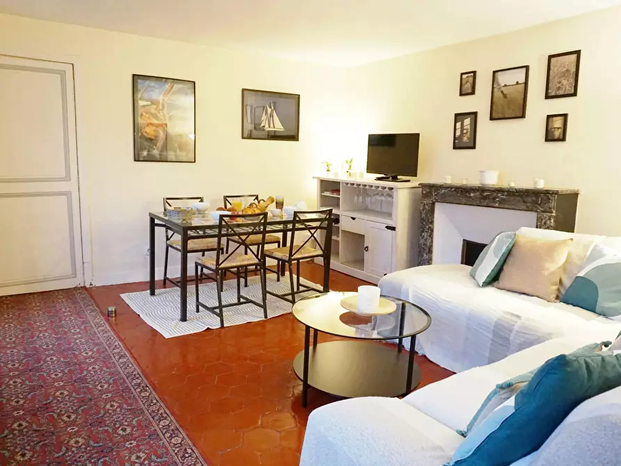 Immagine 3 di Appartamento in affitto  in Place Hoche a Versailles
