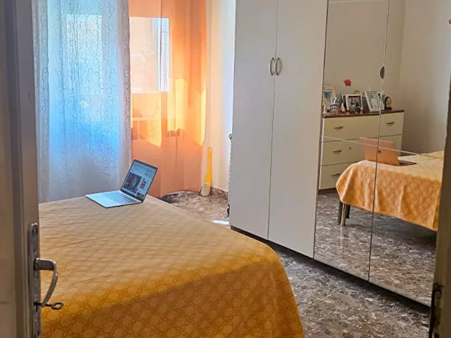 Immagine 1 di Camera in affitto  in Via Luca della Robbia a Bologna