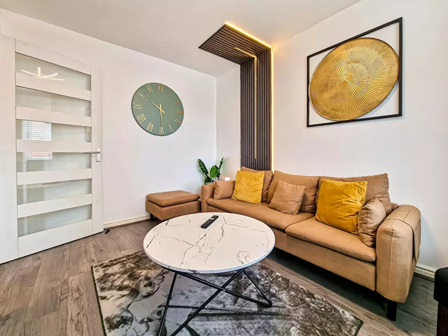 Immagine 1 di Casa indipendente in affitto  in Shropshire Drive a 