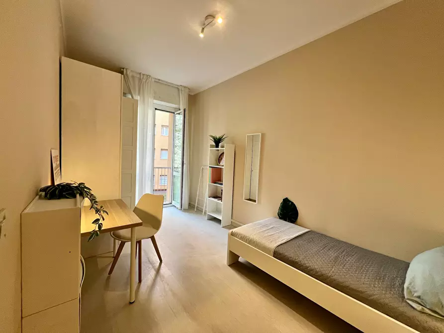 Immagine 8 di Camera in affitto  in Via Toscana a Bologna