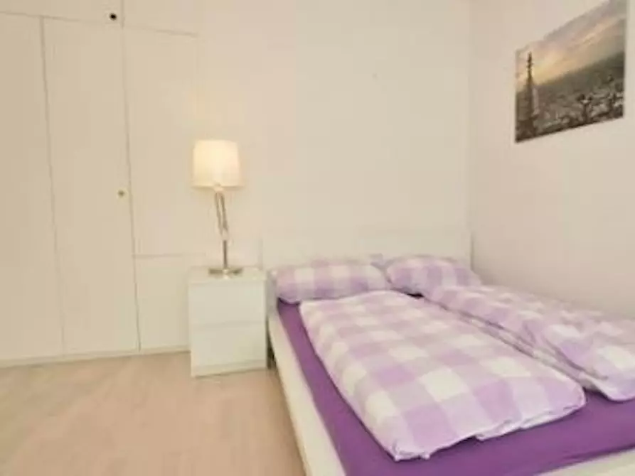 Immagine 2 di Appartamento in affitto  in Kaiserstraße a Düsseldorf