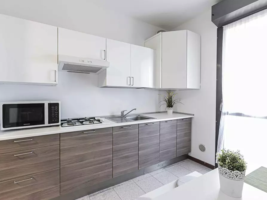 Immagine 10 di Camera in affitto  in Via Ponale a Milano