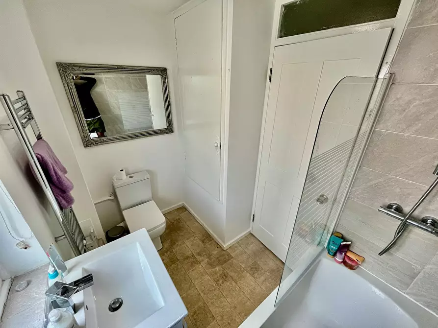 Immagine 8 di Camera condivisa in affitto  in Minerva Close a Lambeth