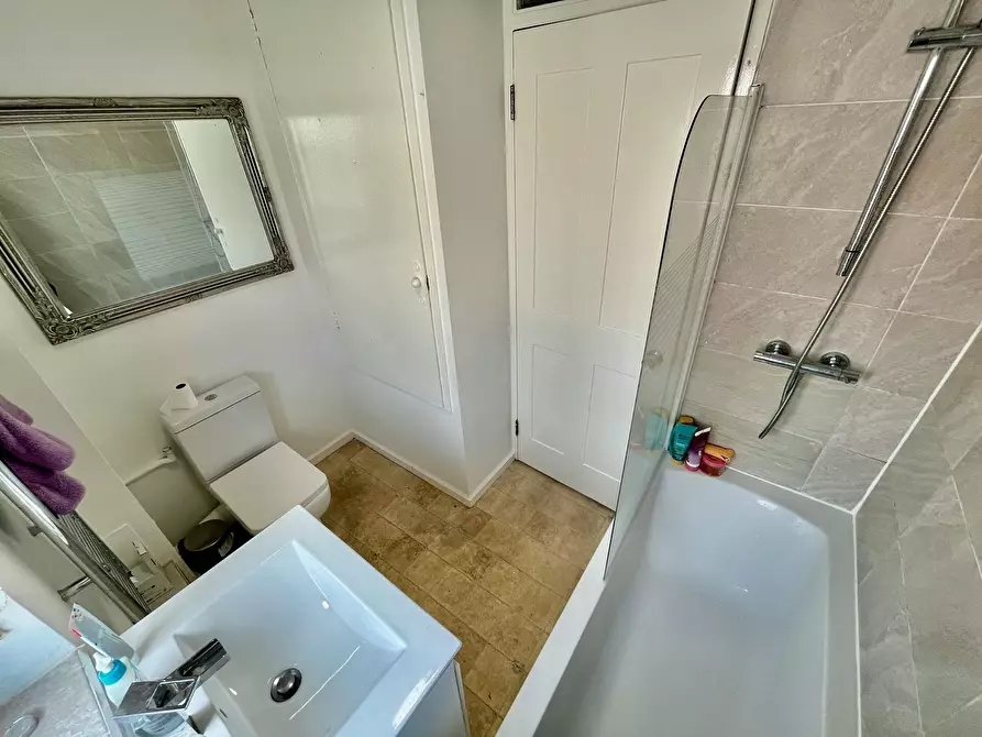 Immagine 9 di Camera condivisa in affitto  in Minerva Close a Lambeth