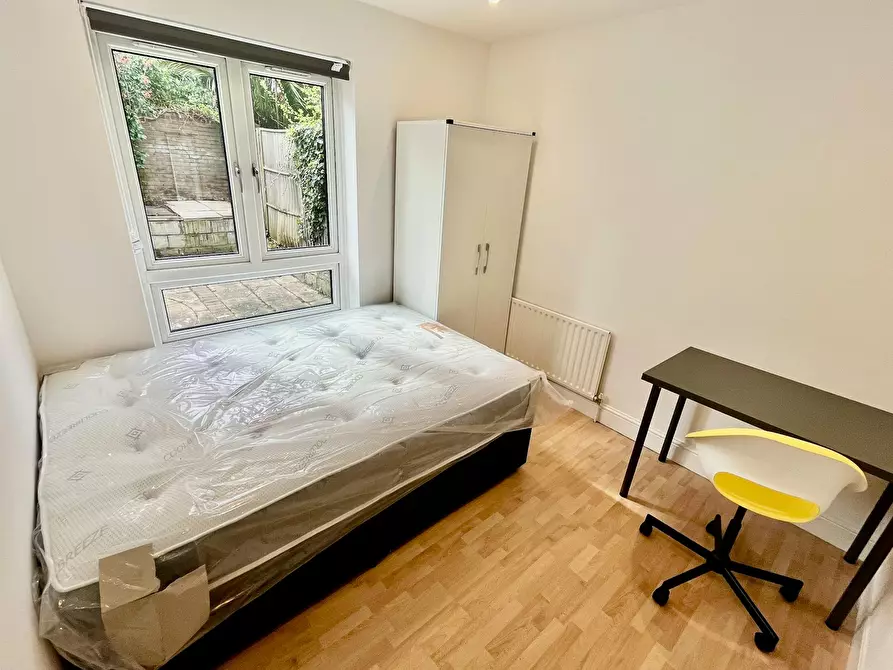 Immagine 1 di Camera condivisa in affitto  in Minerva Close a Lambeth