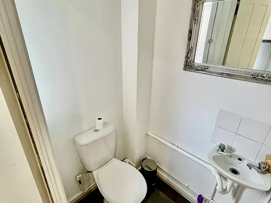 Immagine 9 di Camera condivisa in affitto  in Minerva Close a Lambeth