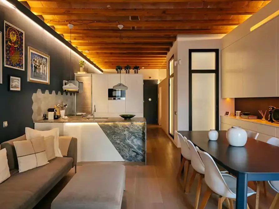 Immagine 4 di Appartamento in affitto  in Carrer d'Aragó a Barcelona
