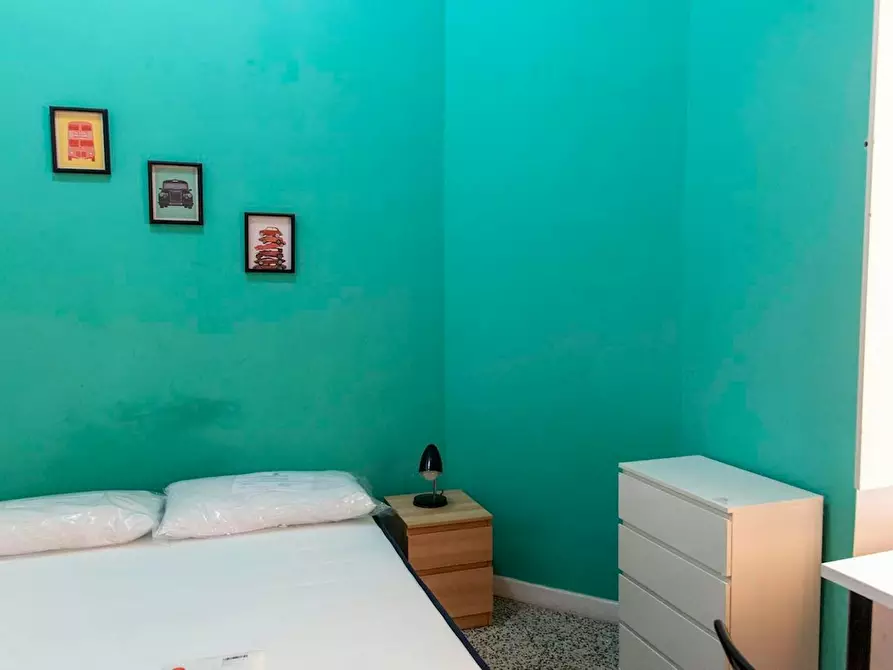 Immagine 2 di Camera in affitto  in Via Napoleone III a Roma