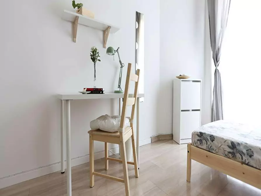 Immagine 10 di Camera in affitto  in Viale Romagna a Milano