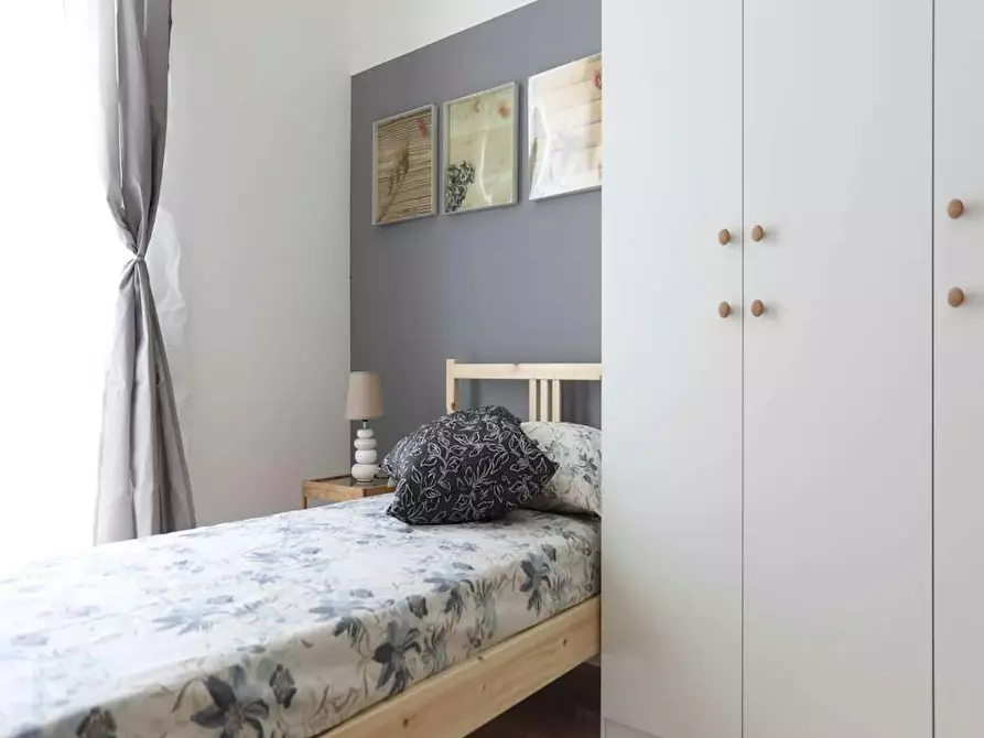 Immagine 9 di Camera in affitto  in Viale Romagna a Milano