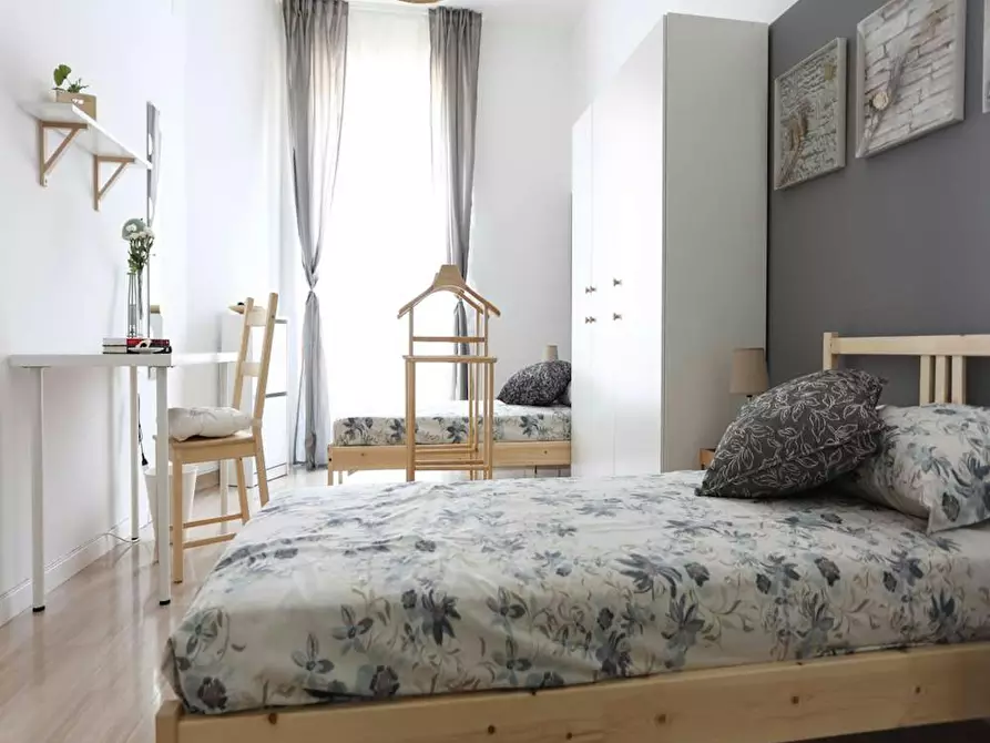 Immagine 2 di Camera in affitto  in Viale Romagna a Milano