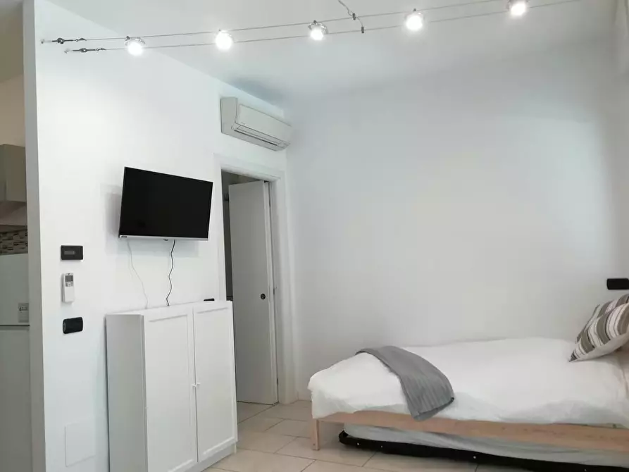 Immagine 1 di Appartamento in affitto  in Via Carlo Valvassori Peroni a Milano