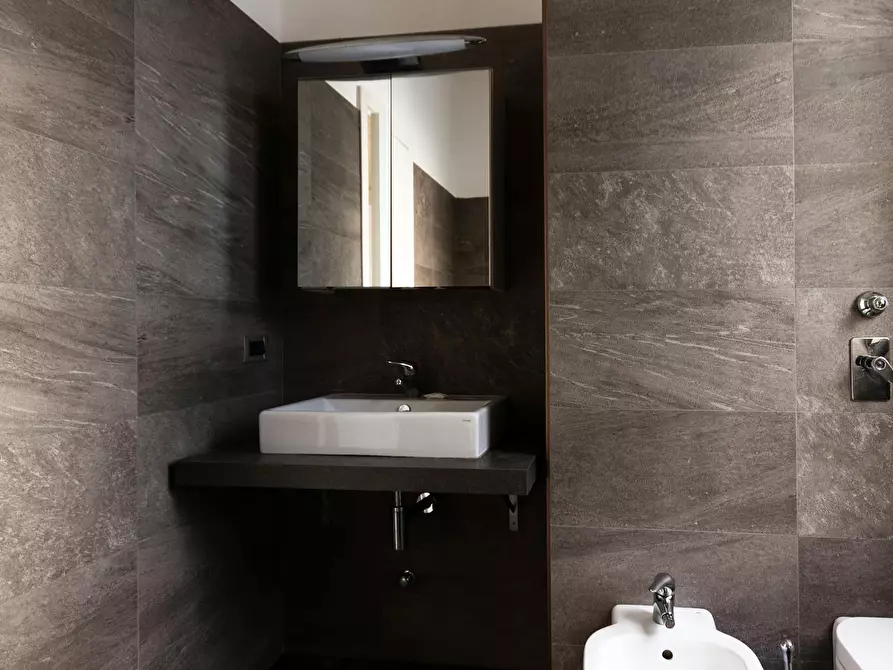 Immagine 4 di Appartamento in affitto  in Viale Coni Zugna a Milano