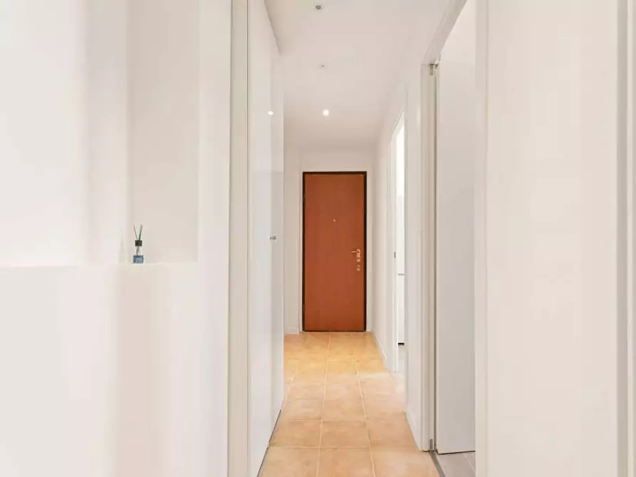 Immagine 10 di Camera in affitto  in Via Pantigliate a Milano