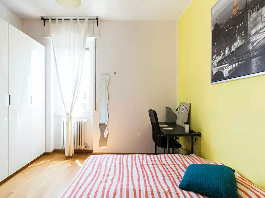 Immagine 1 di Camera in affitto  in Via Volterra a Milano