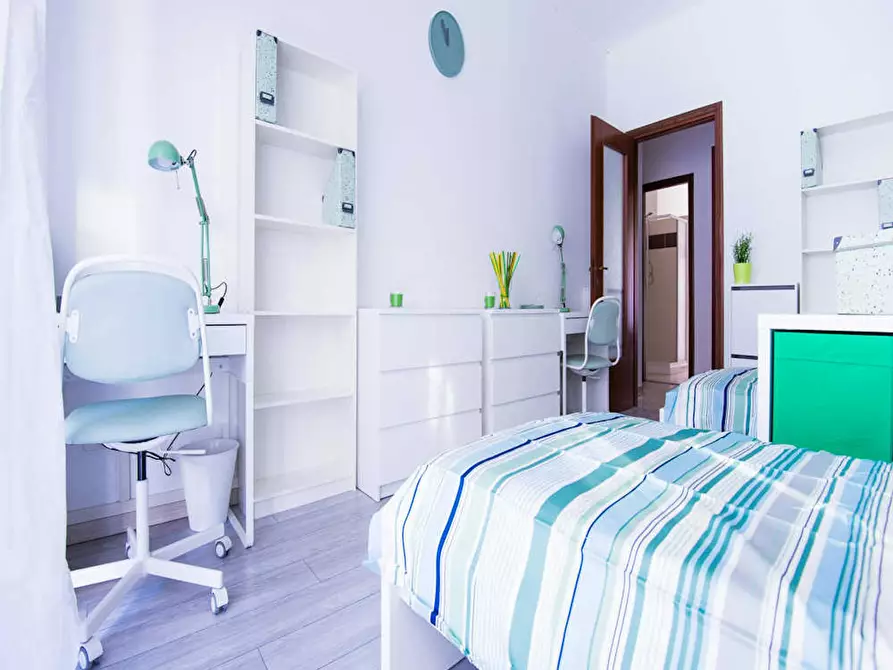 Immagine 3 di Camera in affitto  in Via Giovanni Boccaccio a Sesto San Giovanni