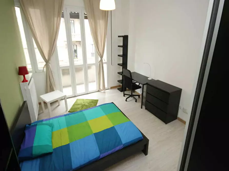 Immagine 3 di Camera in affitto  in Via Cesare Battisti a Milano