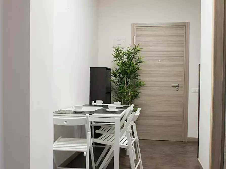 Immagine 2 di Camera in affitto  in Largo Domodossola a Milano