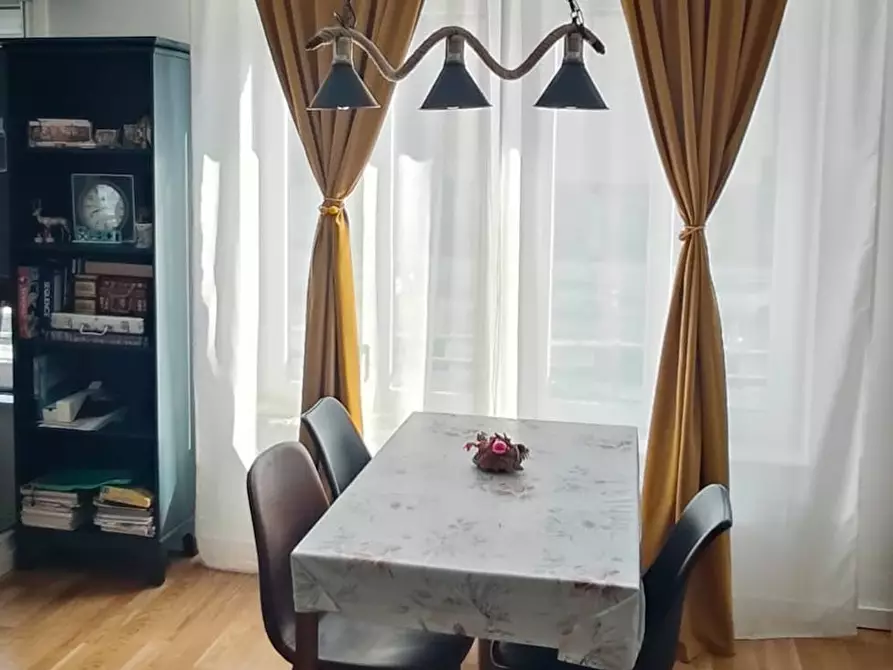Immagine 1 di Appartamento in affitto  in Elsenstraße a Berlin