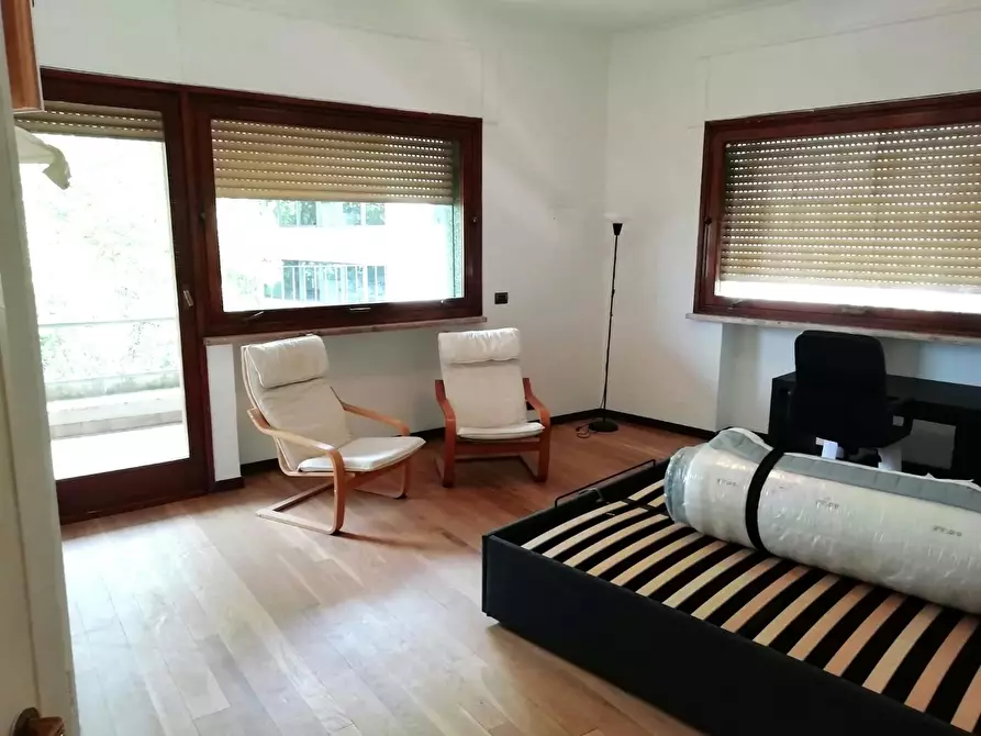 Immagine 2 di Camera in affitto  in Via Guidubaldo del Monte a Roma