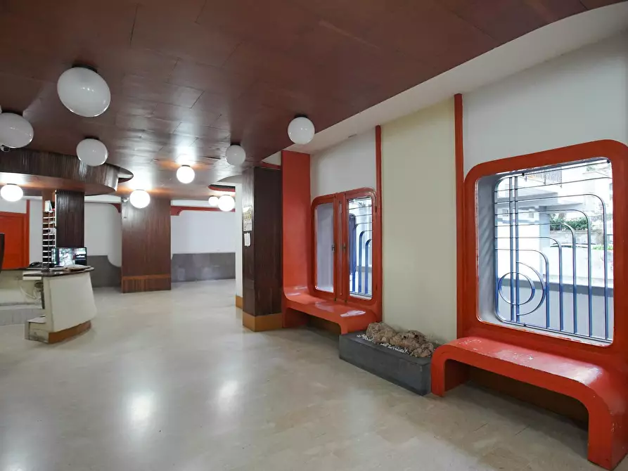 Immagine 8 di Camera in affitto  in Via Pietro Castellino a Napoli