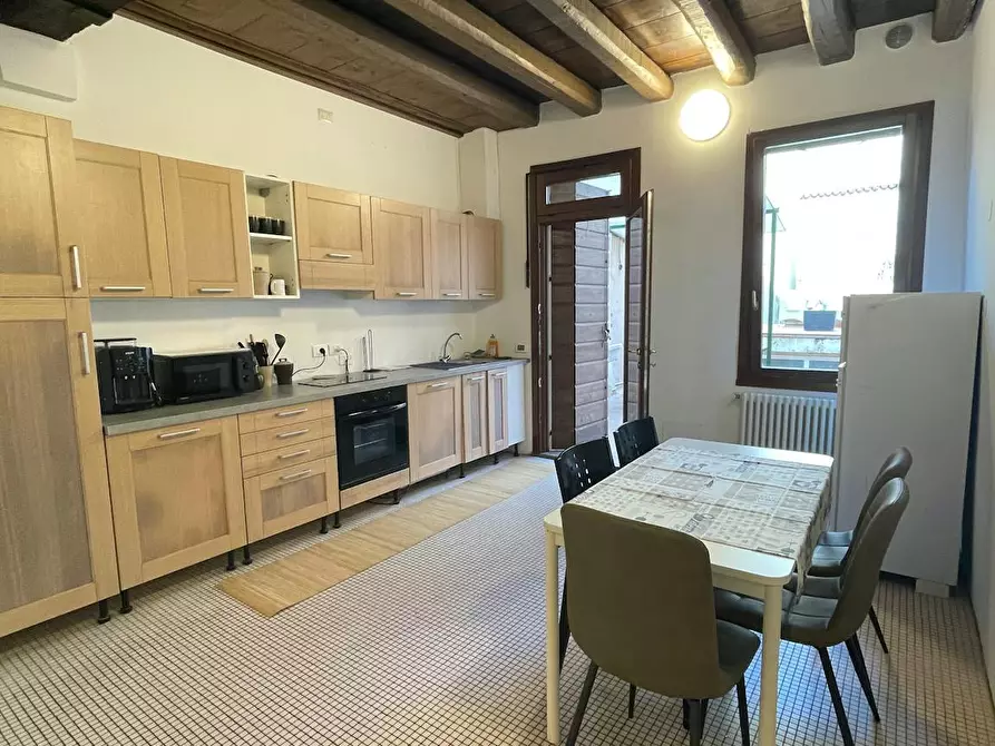 Immagine 10 di Camera in affitto  in Via del Santo a Padova