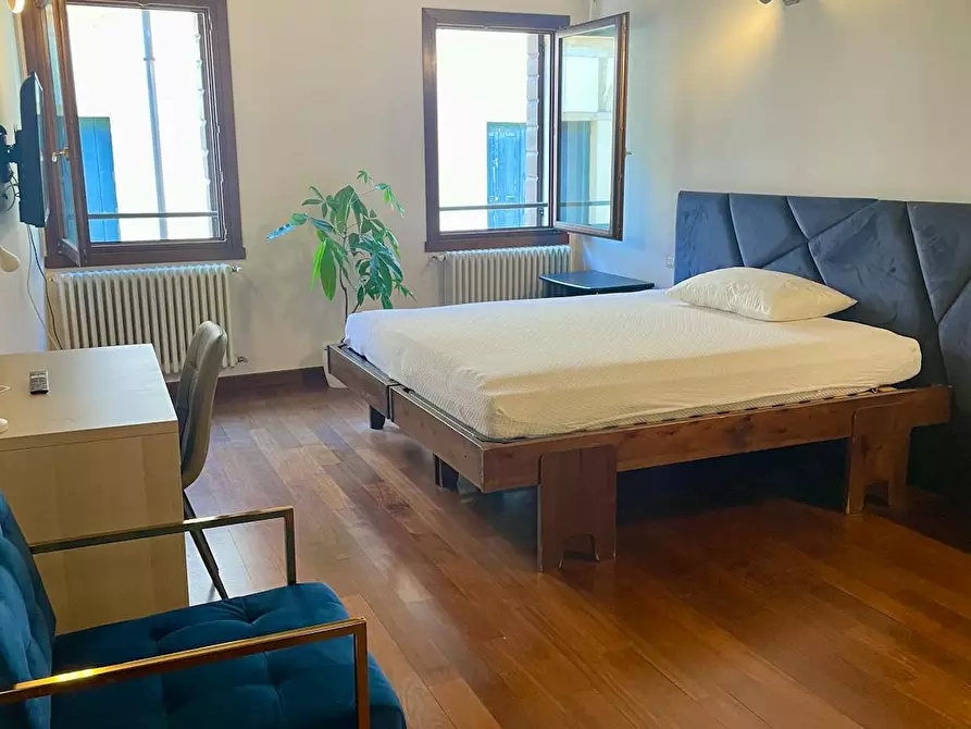 Immagine 4 di Camera in affitto  in Via del Santo a Padova