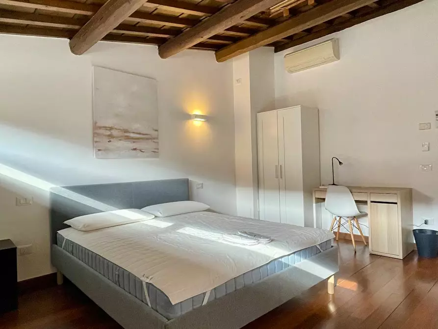 Immagine 4 di Camera in affitto  in Via del Santo a Padova