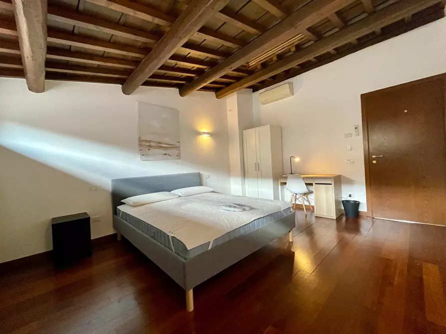 Immagine 3 di Camera in affitto  in Via del Santo a Padova