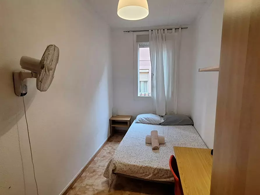 Immagine 1 di Camera in affitto  in Carrer de Ferrer de Blanes a Barcelona