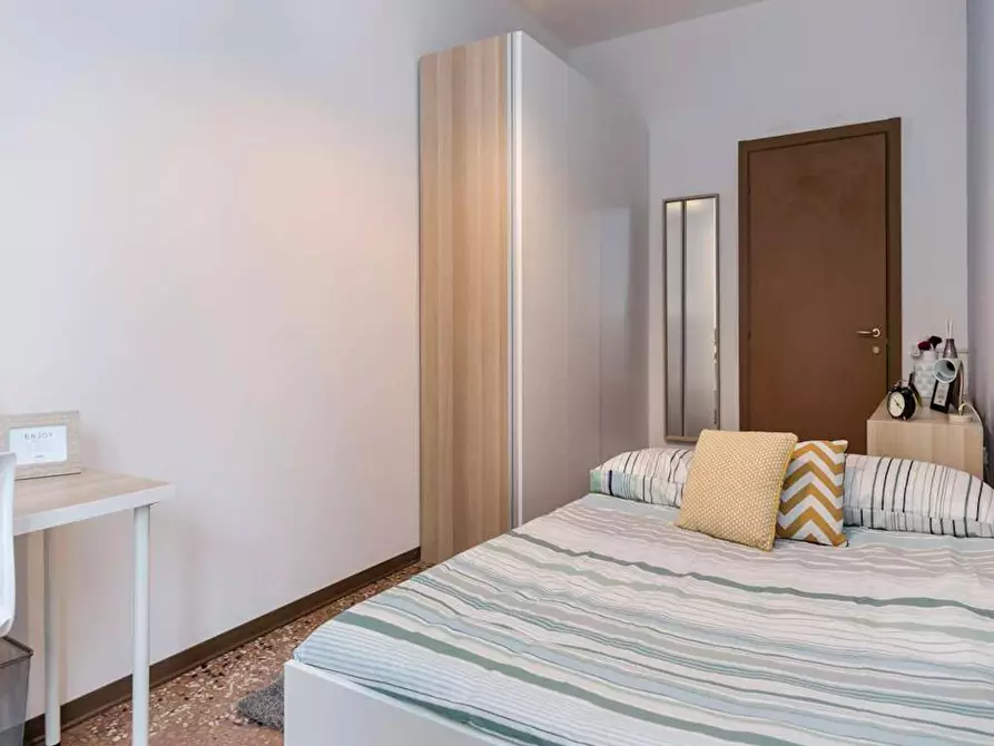 Immagine 4 di Camera in affitto  in Viale Giovanni Vicini a Bologna