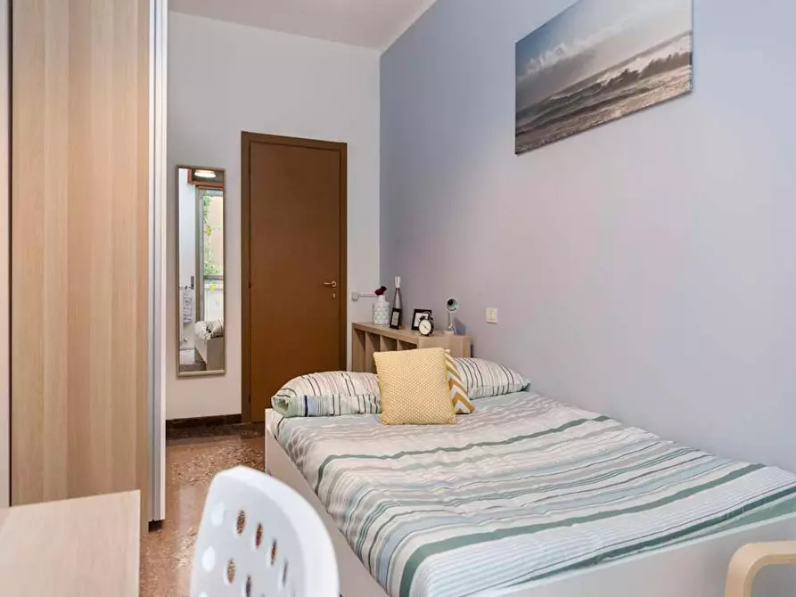 Immagine 3 di Camera in affitto  in Viale Giovanni Vicini a Bologna