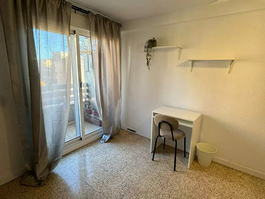 Immagine 3 di Camera in affitto  in Avinguda d'Ausiàs March a Alaquas