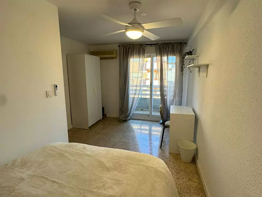 Immagine 1 di Camera in affitto  in Avinguda d'Ausiàs March a Alaquas