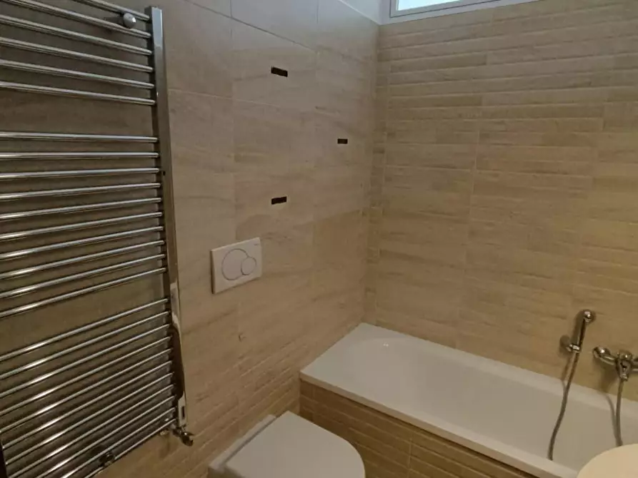 Immagine 5 di Camera in affitto  in Via Sergio Pansini a Bari