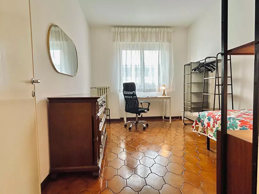 Immagine 4 di Camera in affitto  in Via Ugo Ojetti a Milano