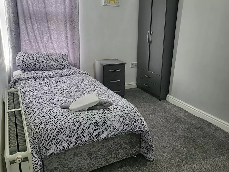 Immagine 9 di Casa indipendente in affitto  in Eastfield Place a Town