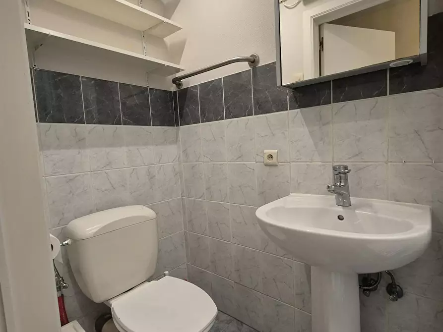 Immagine 8 di Camera in affitto  in Rue Darchis a Rocourt