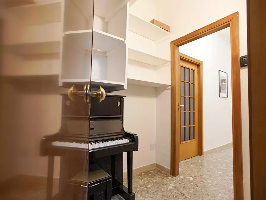 Immagine 7 di Camera in affitto  in Viale Bognar a Pozzuoli