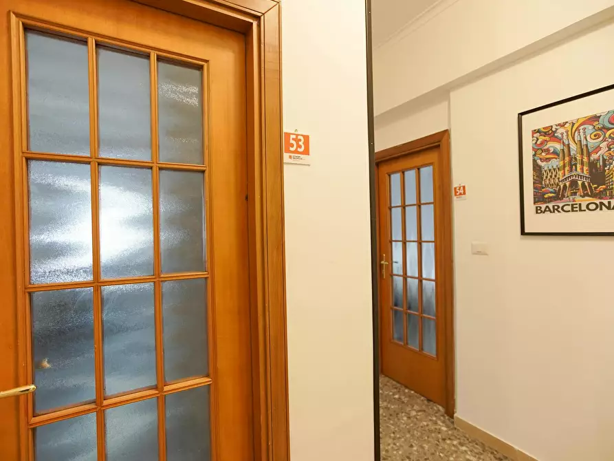 Immagine 10 di Camera in affitto  in Viale Bognar a Pozzuoli